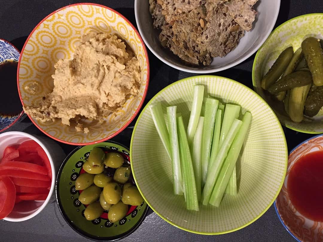 Happy-Hour-dip-crackers