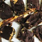 5 Ingredient Chocolate Date Bark Recipe (1)