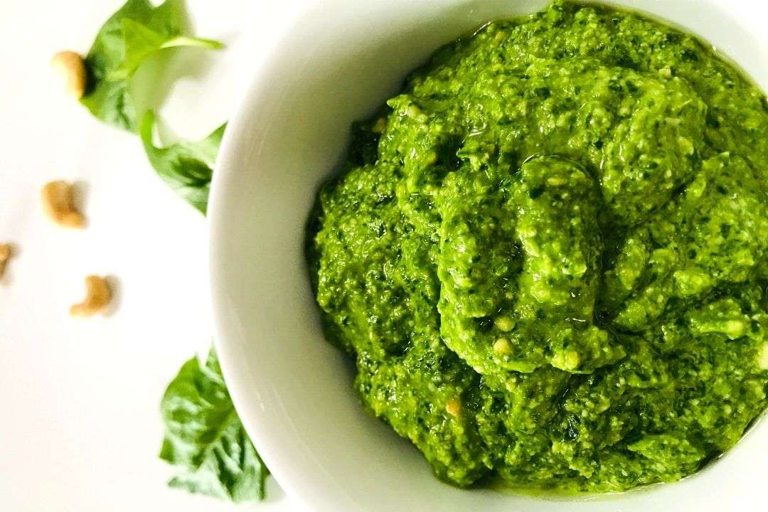 5 Minute Easy Spinach Pesto