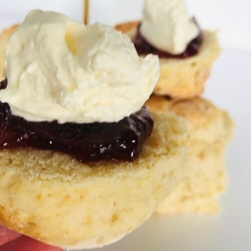 Easiest 3 ingredient lemonade scones you'll ever make