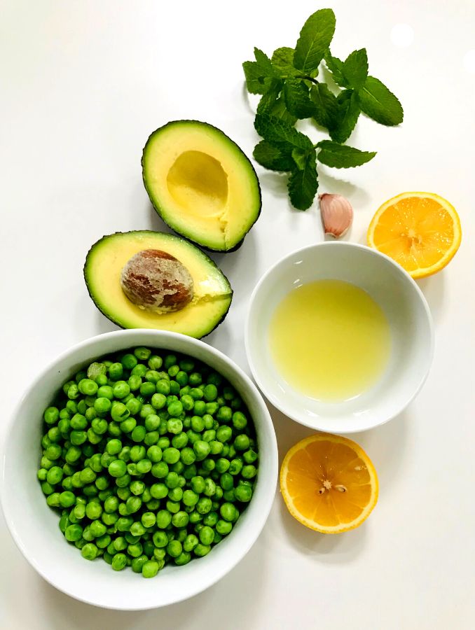 Fresh Avocado Pea and Mint Dip