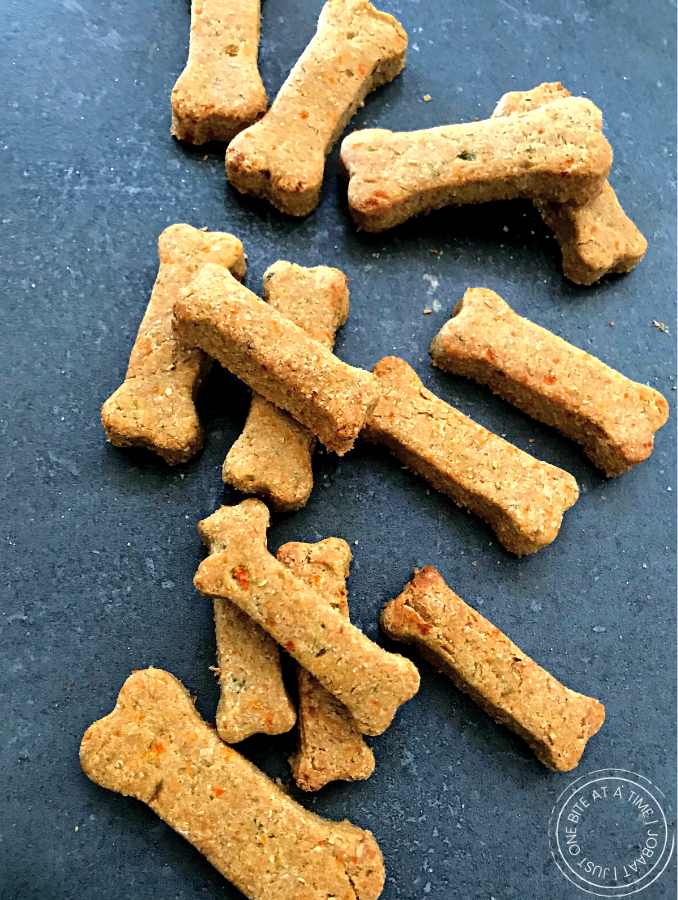 Homemade-Veggie-Dog-Treats