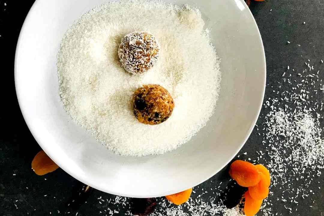 apricot and date balls