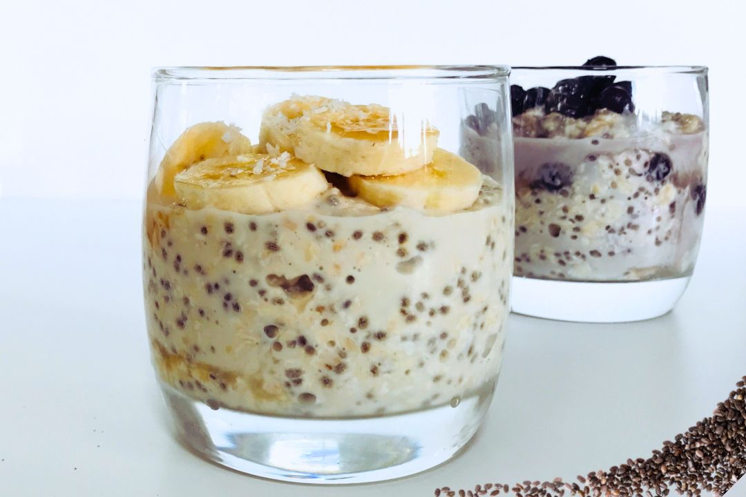 easy 5 ingredient overnight oats and blueberries