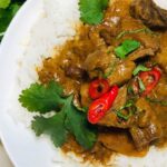 easy slow cooker beef massaman curry (1)