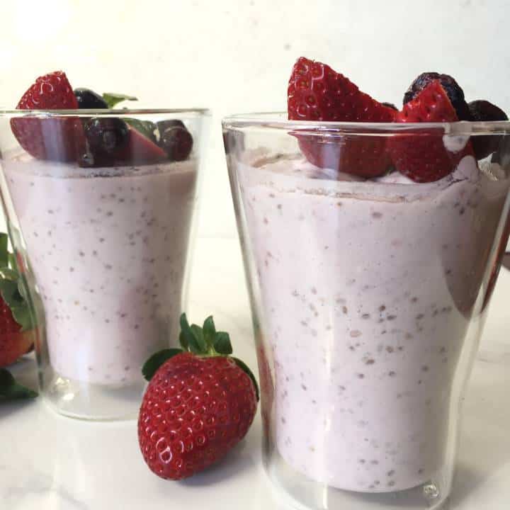 strawberry chia seed pudding 