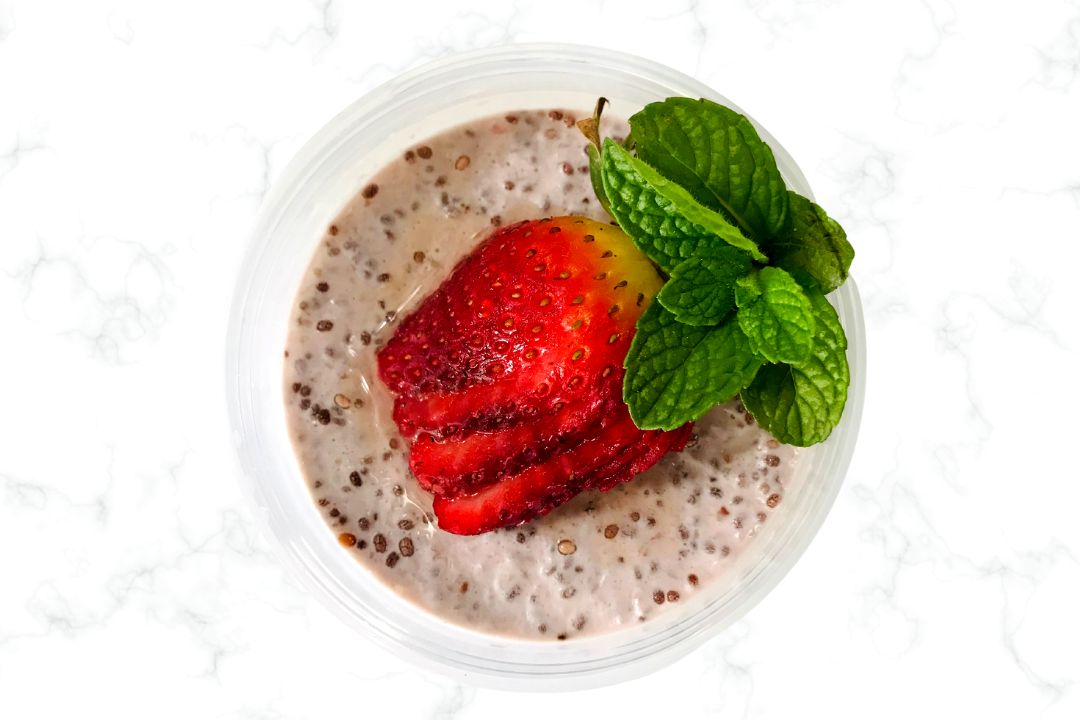 strawberry chia seed puddings (1)