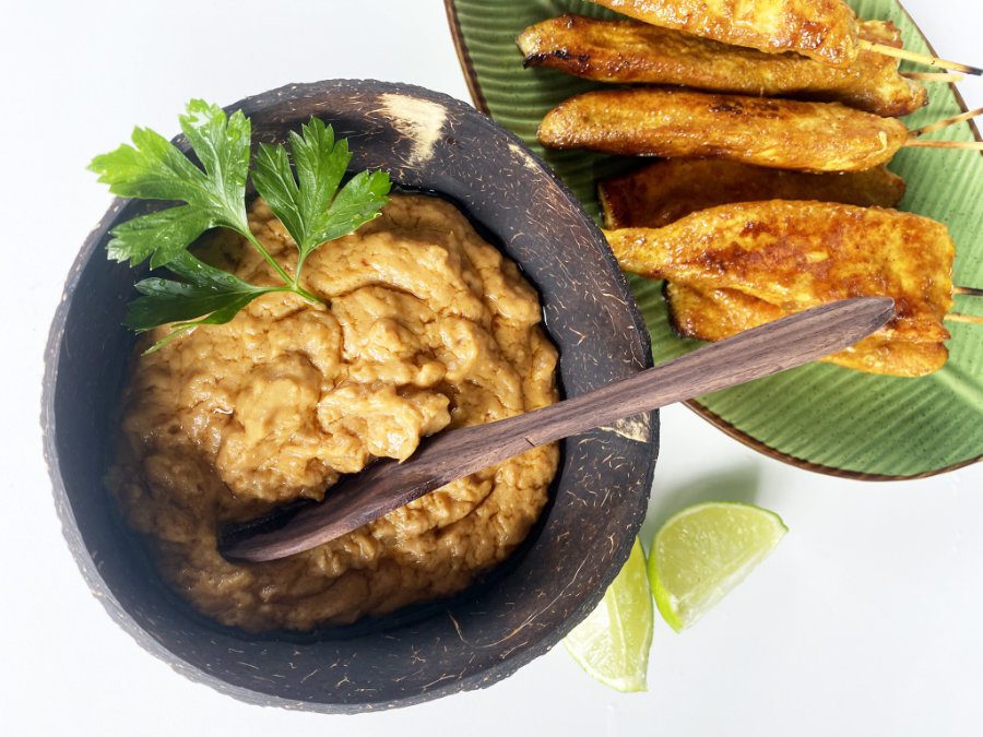 thai peanut sauce and satay chicken sticks